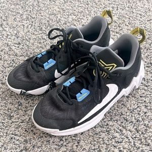 Nike Giannis Immortality 2 Greek Freak Black White Blue Yellow Basketball 5Y